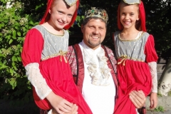 König mit Töchtern