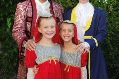 König mit seinen Kindern